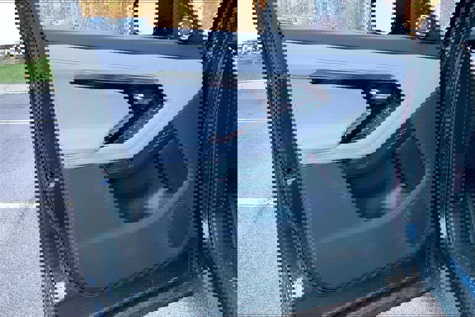 Used 2020 Land Rover Range Rover Evoque R-Dynamic HSE image 21