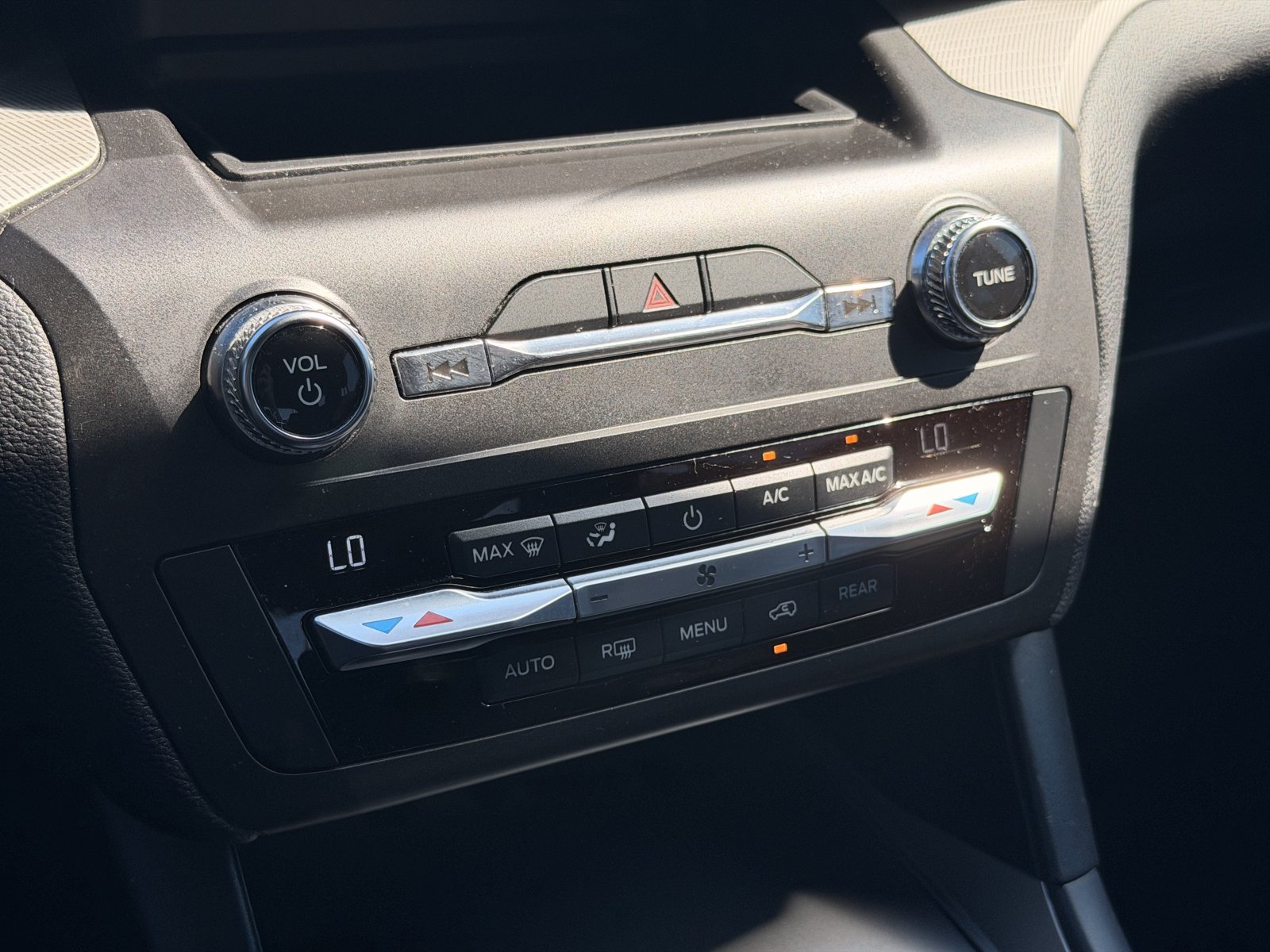 Used 2020 Ford Explorer XLT RWD image 25