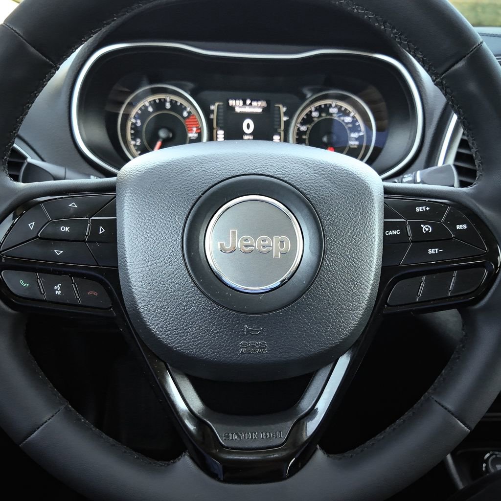 Used 2020 Jeep Cherokee Latitude Plus AWD/4WD image 9