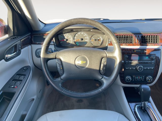 Used 2014 Chevrolet Impala LTZ FWD image 12