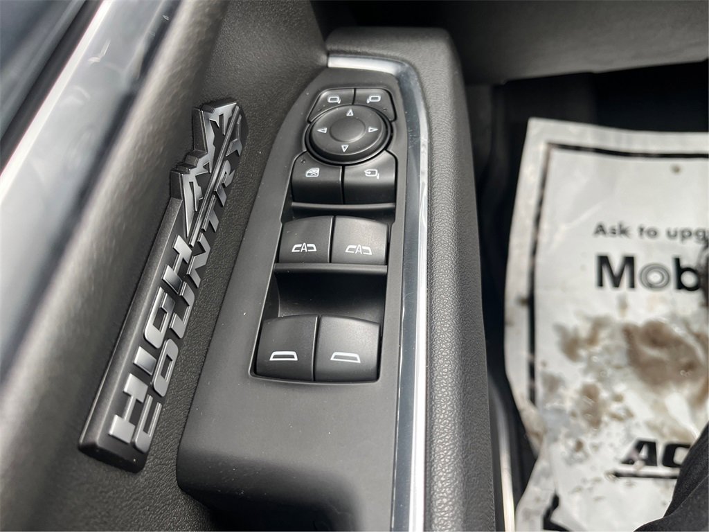 Used 2025 Chevrolet Silverado 1500 High Country image 43