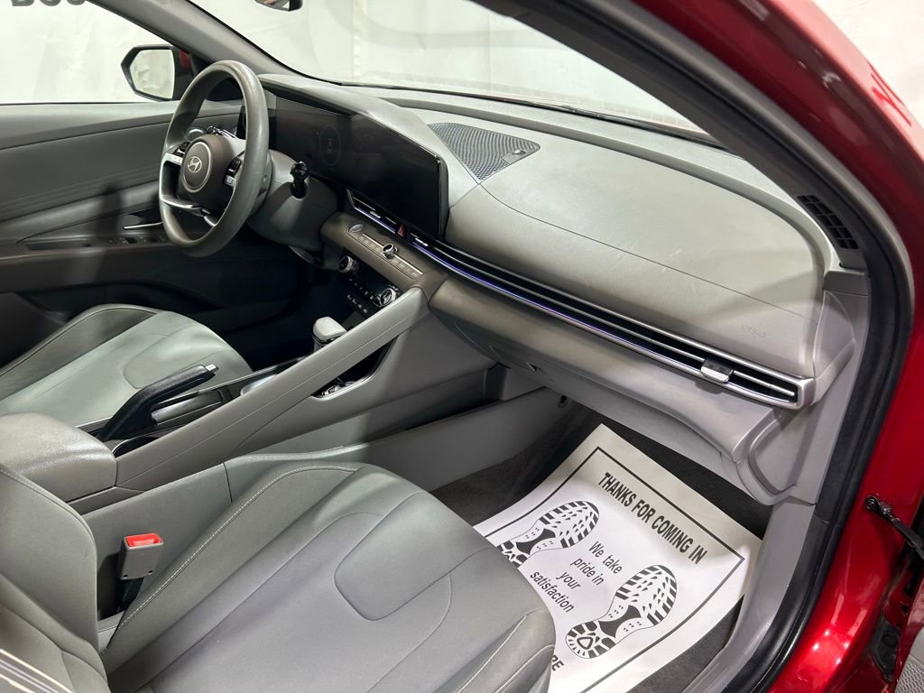 Used 2024 Hyundai Elantra SEL image 11