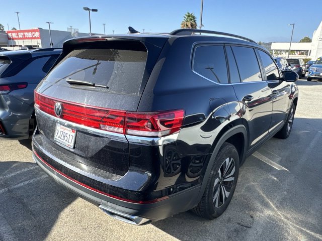 Certified 2024 Volkswagen Atlas SE FWD image 5