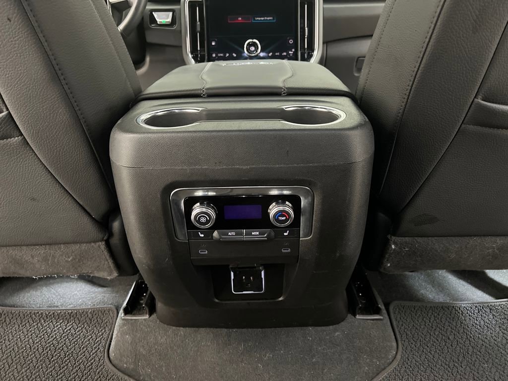 Used 2025 GMC Yukon Denali image 22