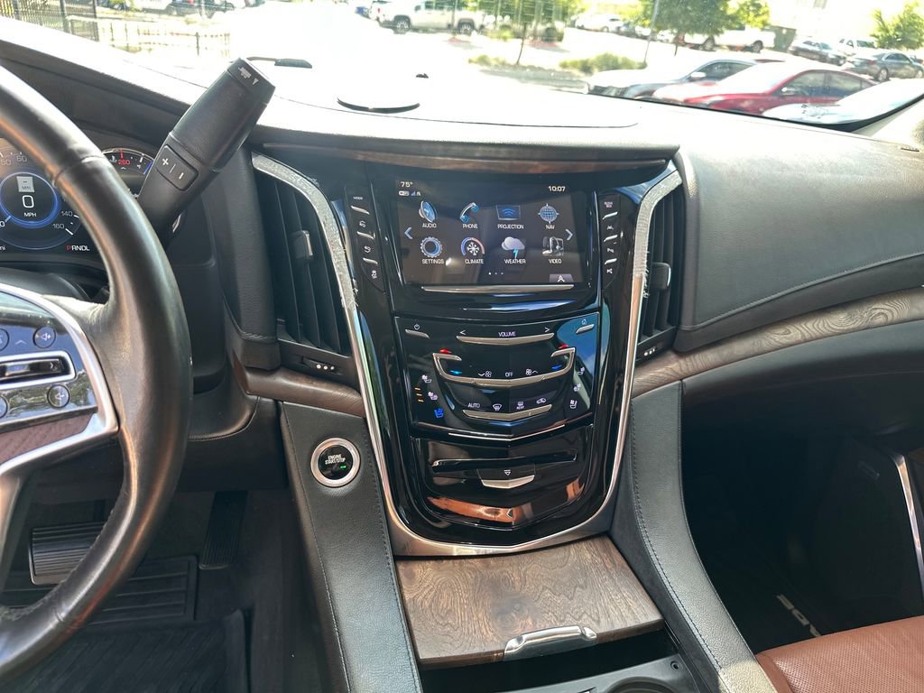 Used 2017 Cadillac Escalade Premium Luxury RWD image 25