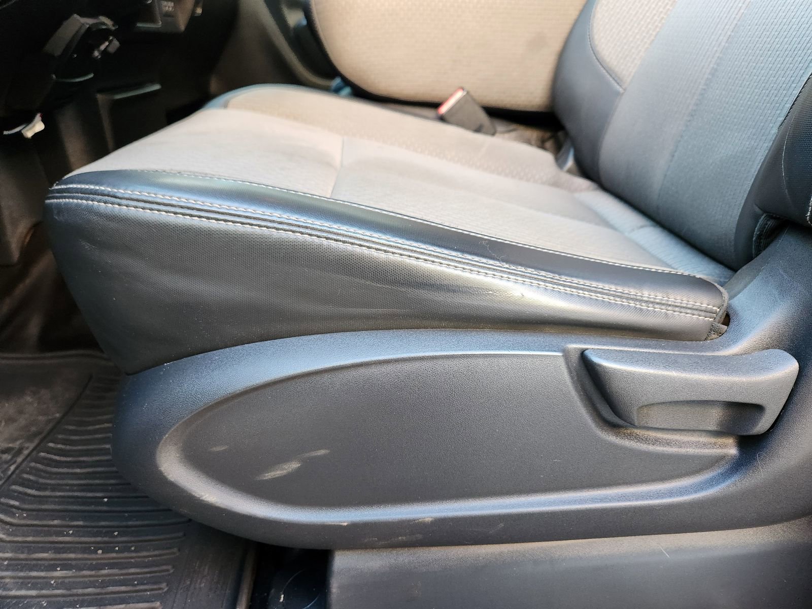 Used 2019 Nissan Titan S w/ S Utility Package image 29