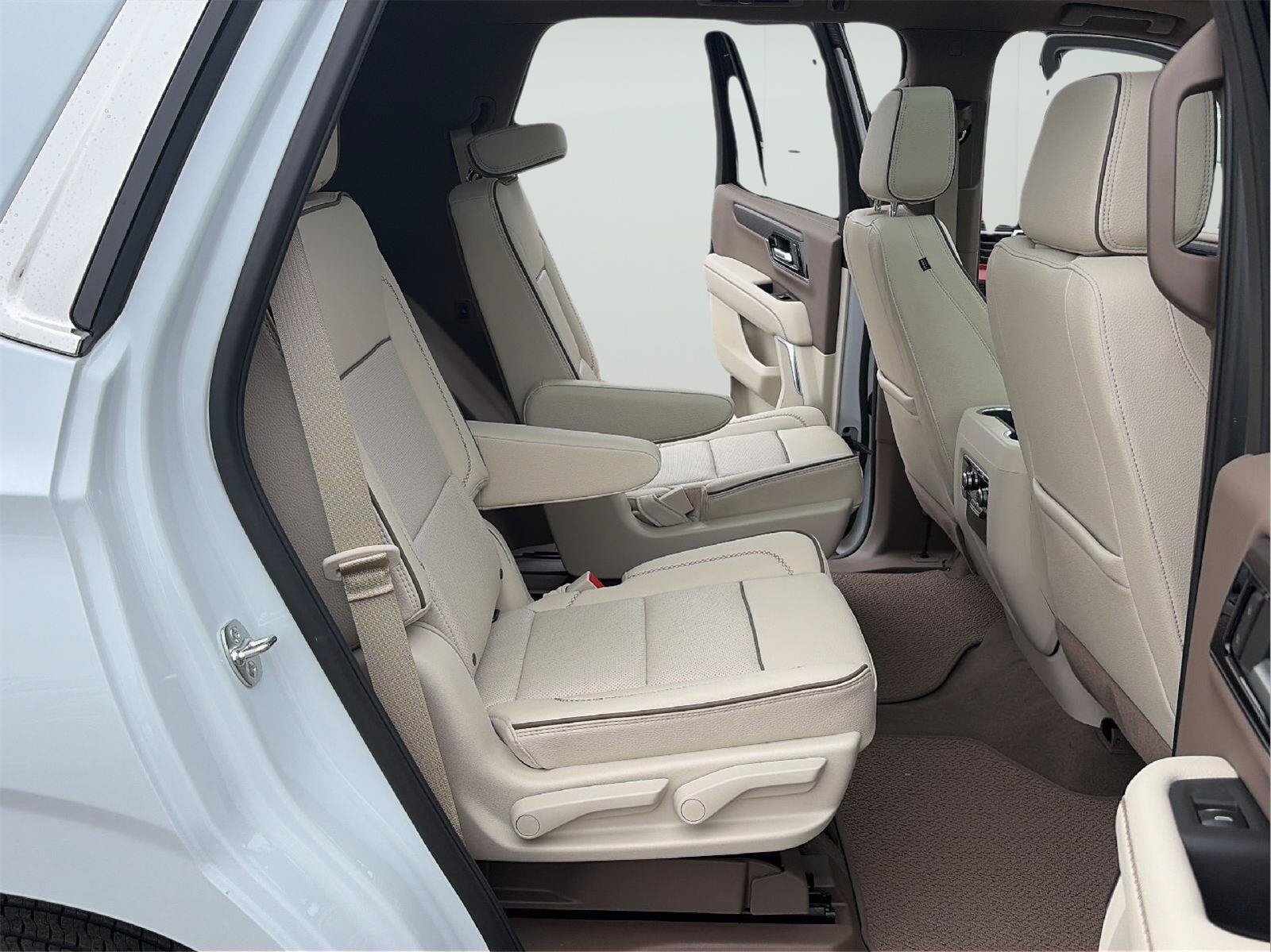 Certified 2026 GMC Yukon Denali w/ Sun & Power Step Package AWD/4WD image 18