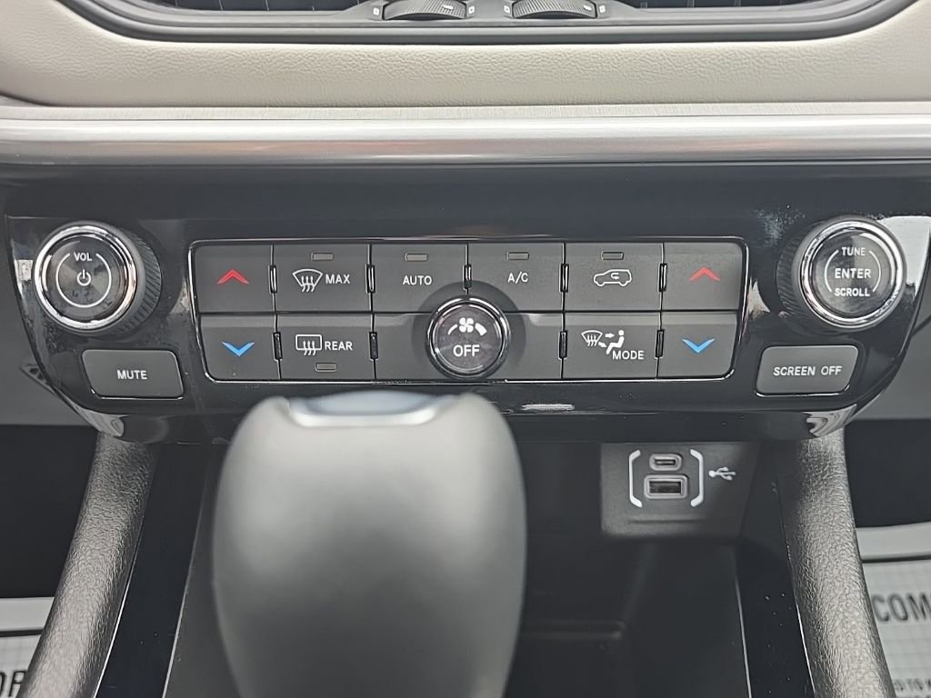 Certified 2025 Jeep Compass Limited w/ Elite Group image 35