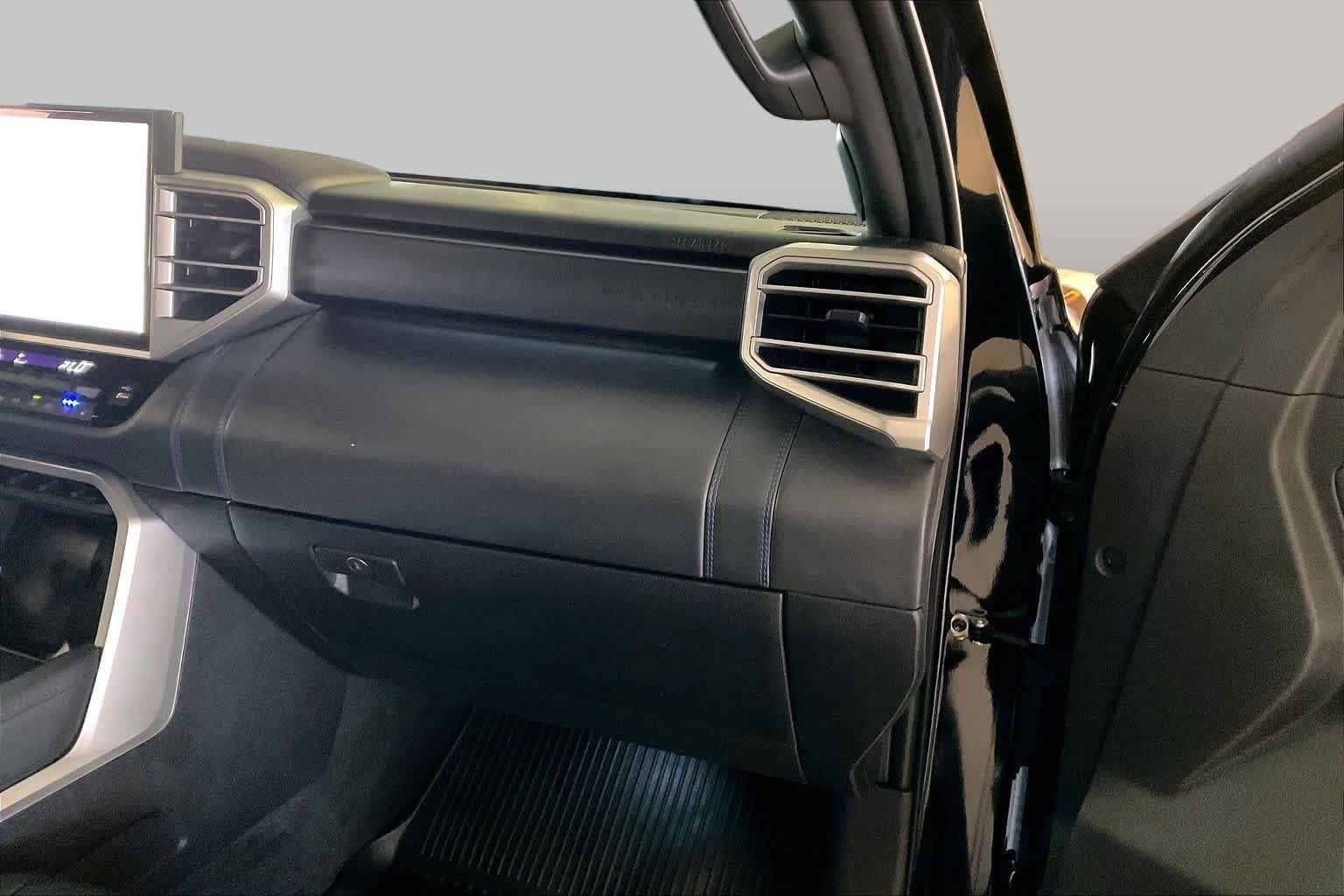 Used 2025 Toyota Tundra Platinum AWD/4WD image 17