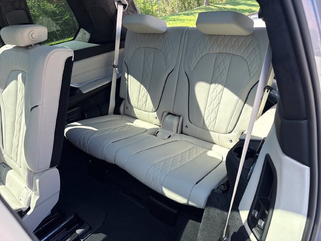 New 2027 BMW X7 M60i AWD/4WD image 23