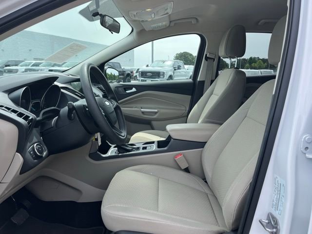 Used 2017 Ford Escape SE w/ Equipment Group 201A FWD image 5
