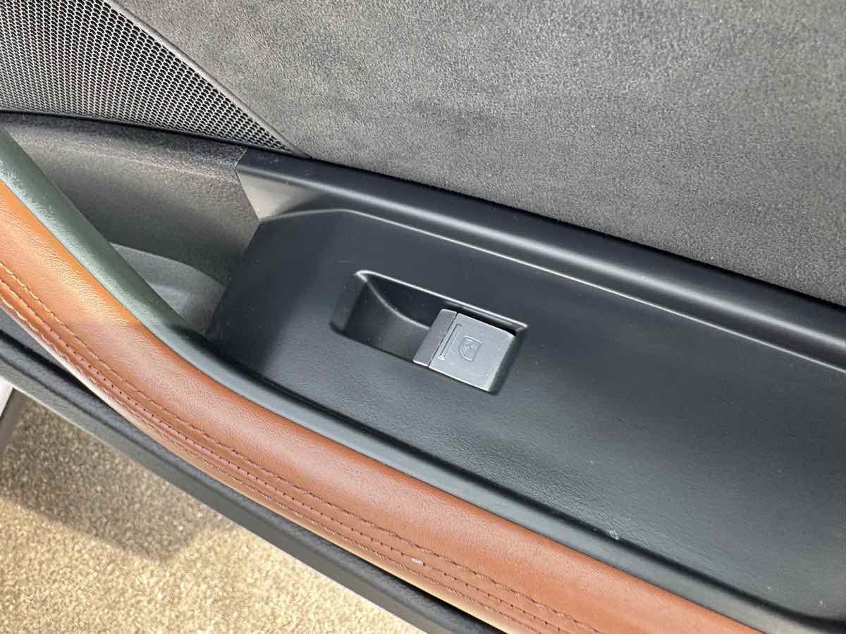 Used 2019 Audi e-tron Prestige w/ Prestige Package image 35