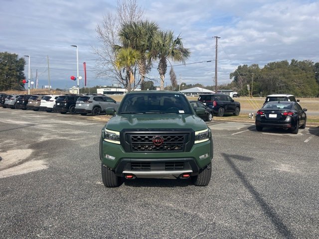 Used 2022 Nissan Frontier Pro-X image 2