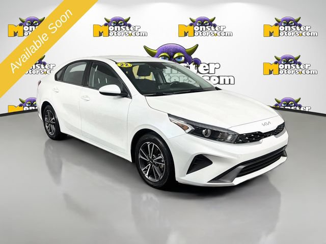 Used 2022 Kia Forte LXS FWD image 3