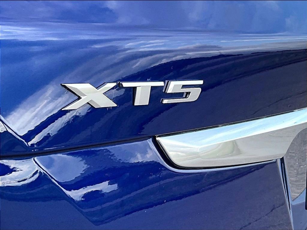 Used 2025 Cadillac XT5 Premium Luxury w/ Technology Package FWD image 22