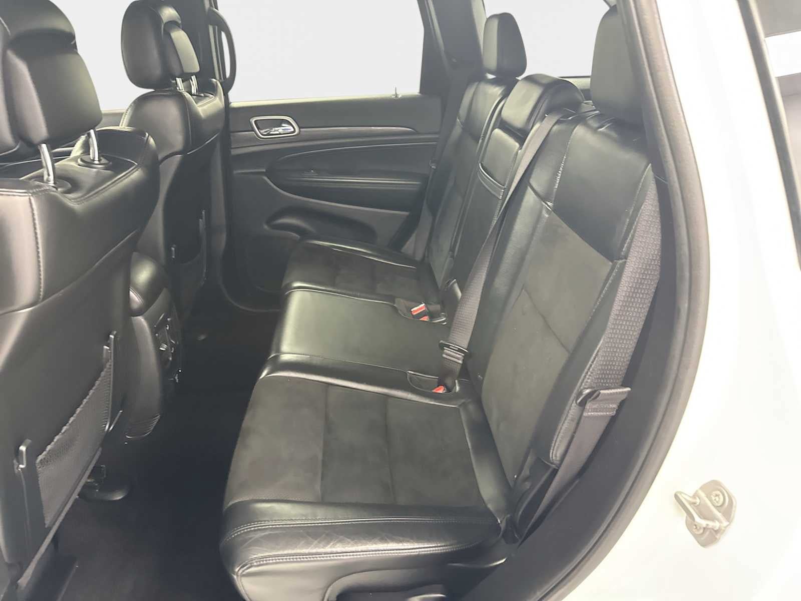 Used 2021 Jeep Grand Cherokee Laredo X AWD/4WD image 24