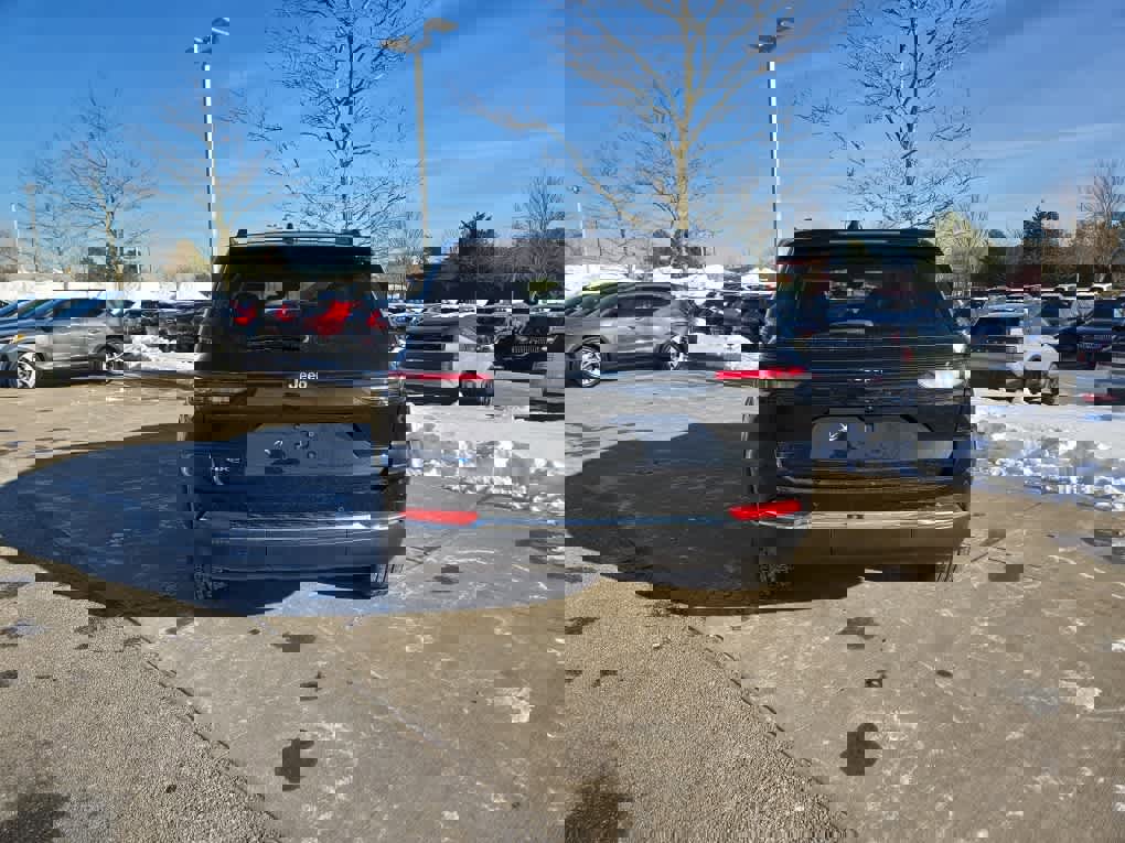 Used 2022 Jeep Grand Cherokee Limited 4xe image 5