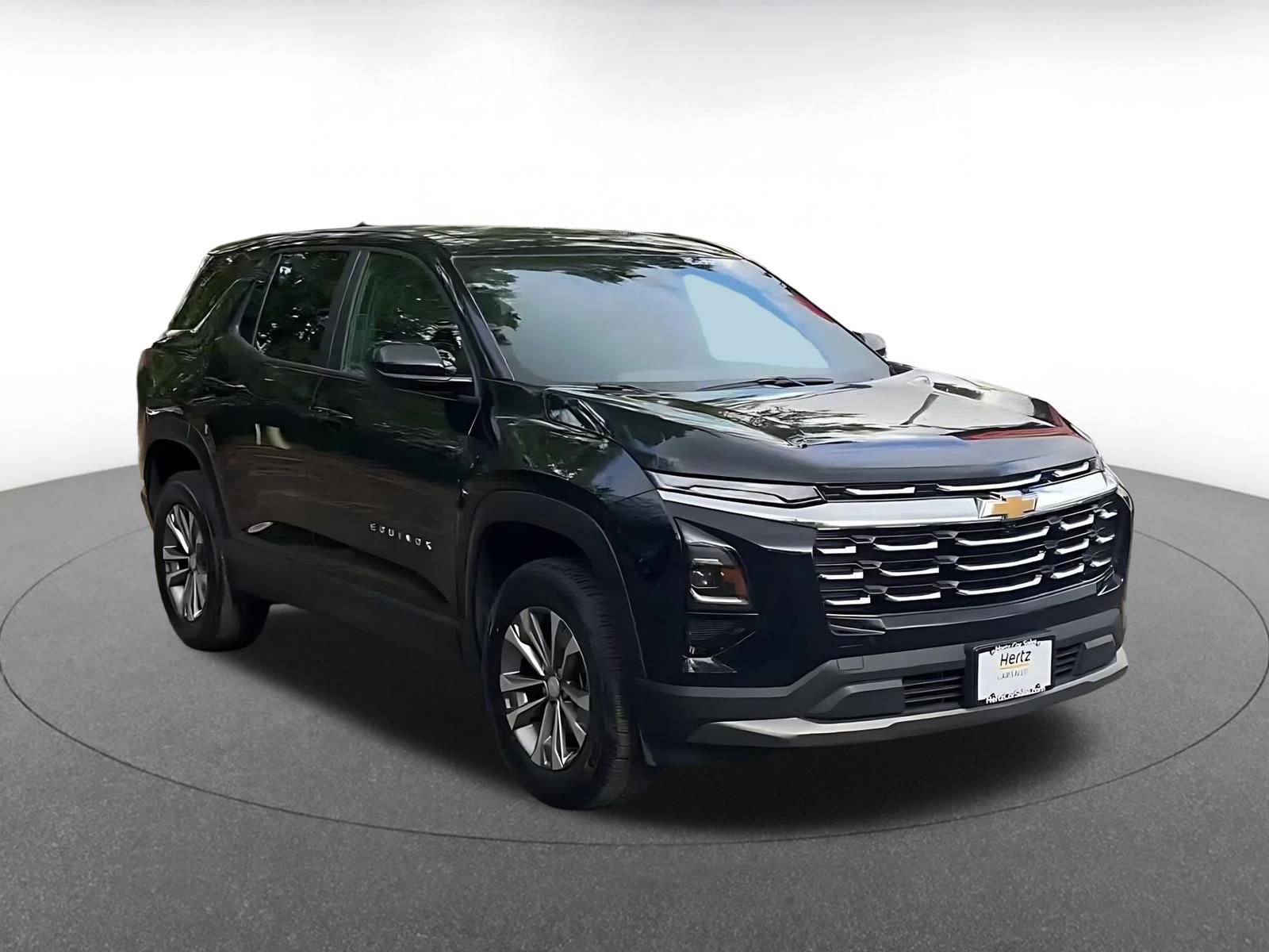 Used 2025 Chevrolet Equinox LT FWD image 3