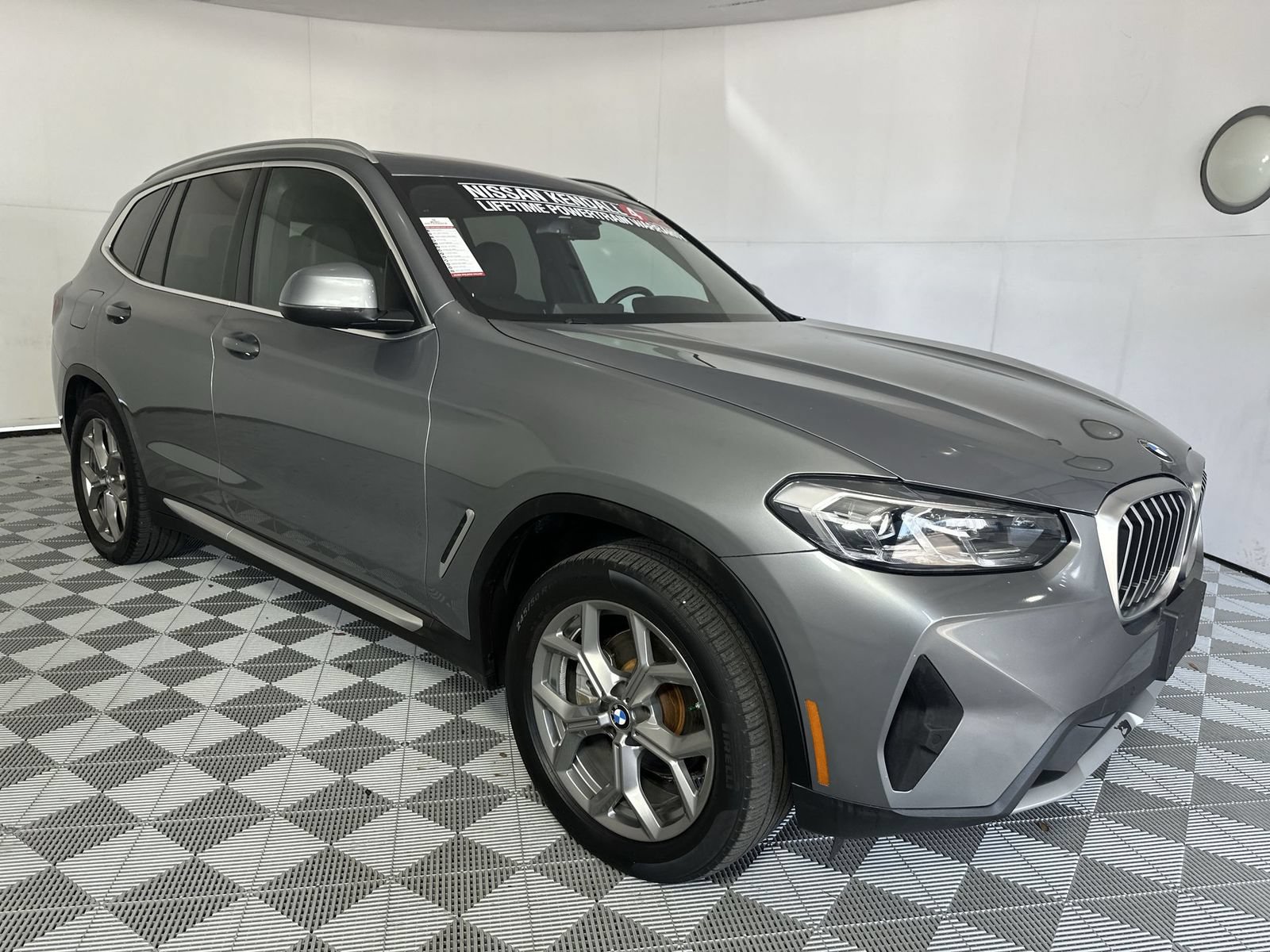 Used 2024 BMW X3 xDrive30i AWD/4WD image 2