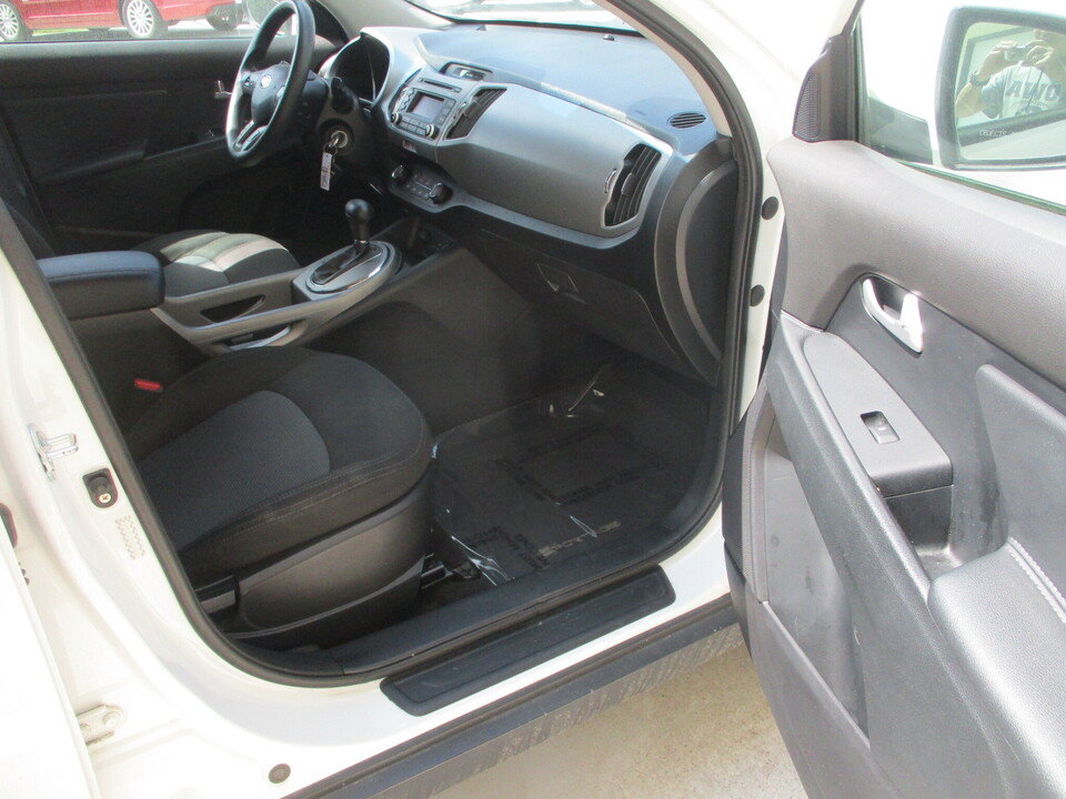 Used 2016 Kia Sportage LX FWD image 19
