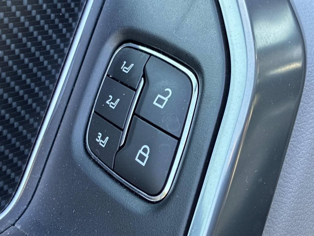 Used 2024 Ford F350 Limited w/ FX4 Off-Road Package AWD/4WD image 25