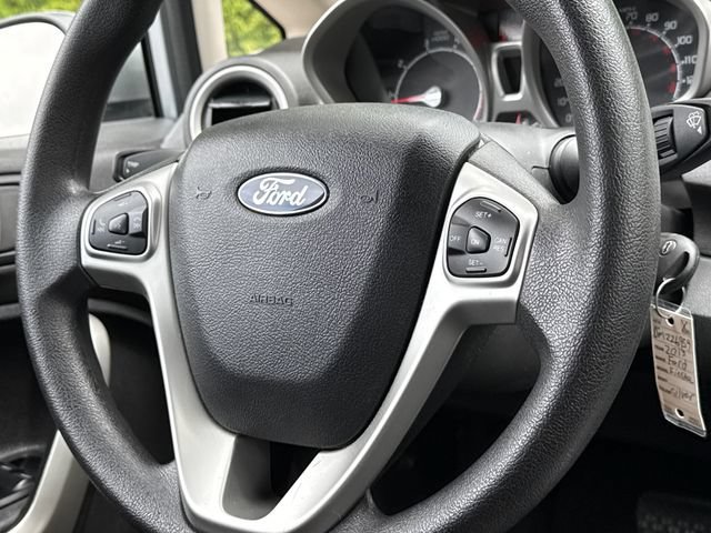 Used 2013 Ford Fiesta SE FWD image 12