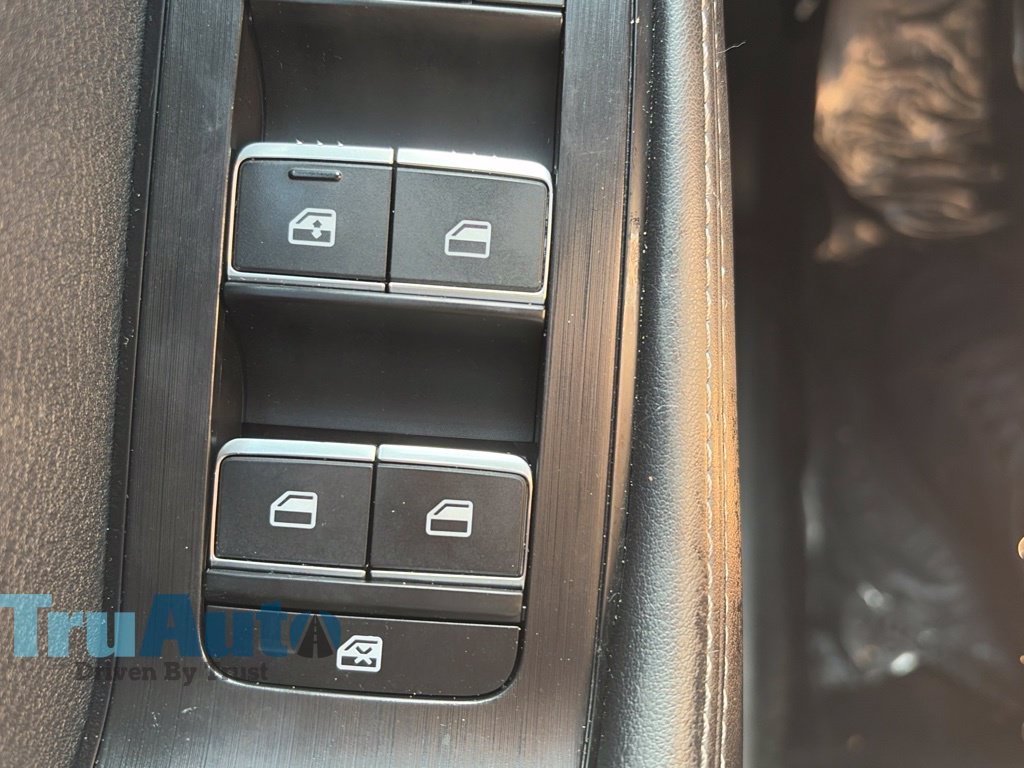 Used 2024 Nissan Rogue Platinum w/ Platinum Premium Package FWD image 29