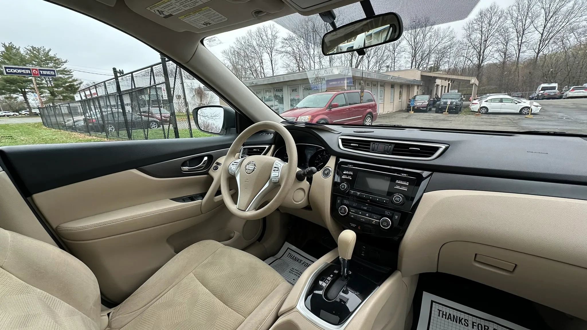 Used 2015 Nissan Rogue SV w/ SV Moonroof Package image 28