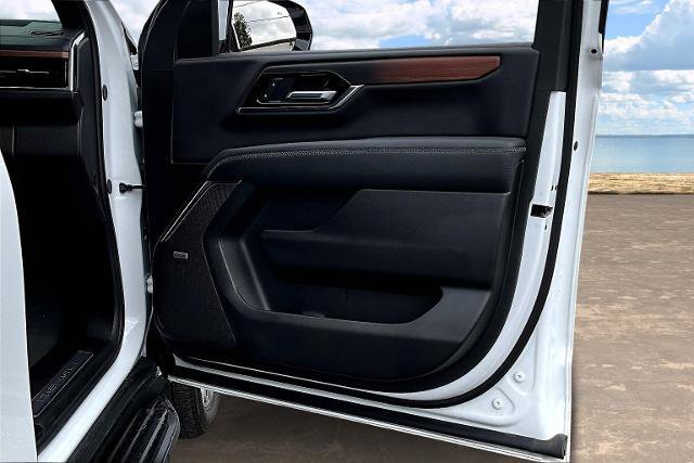 Used 2025 GMC Yukon XL Denali image 29