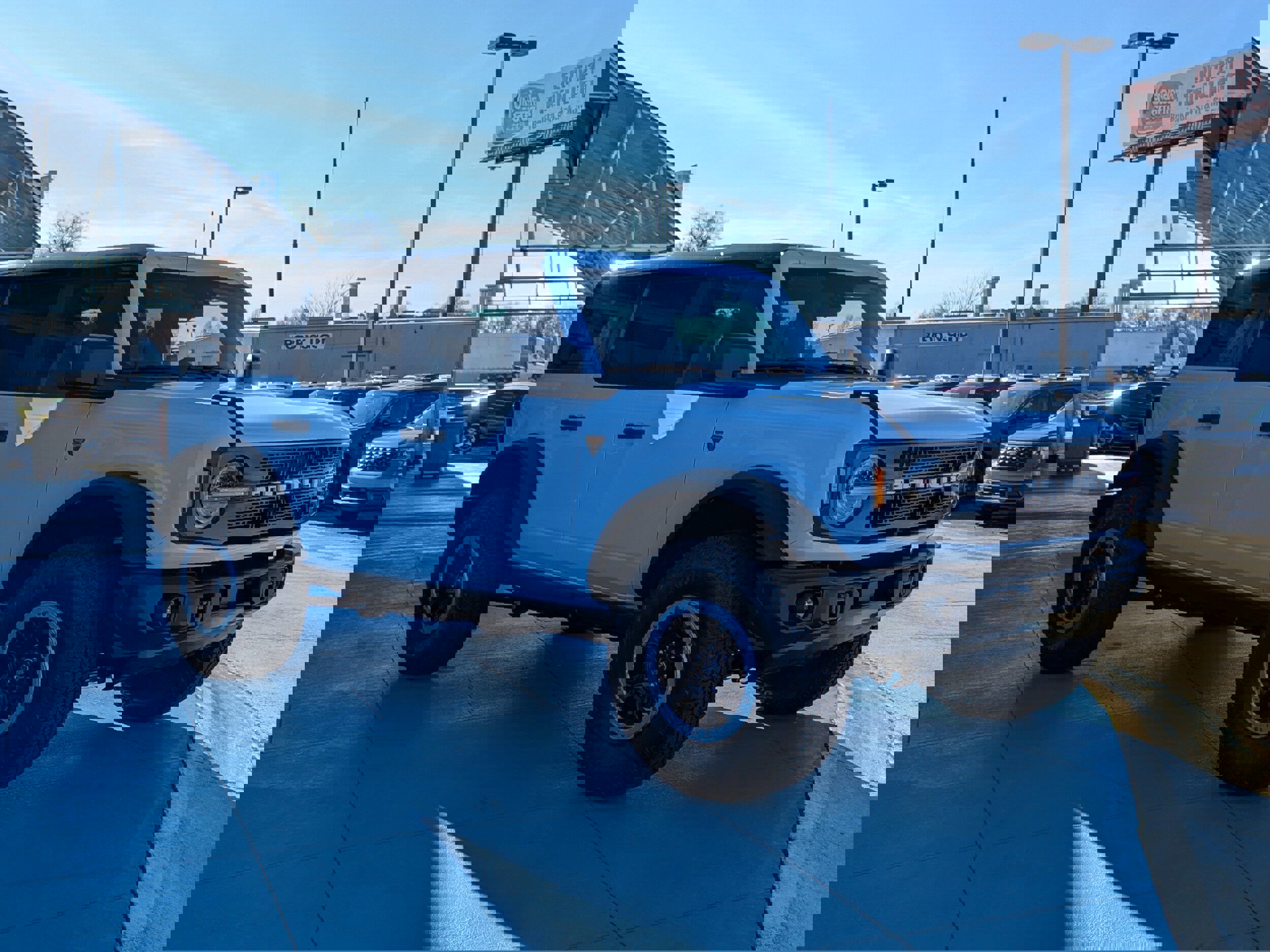 New 2025 Ford Bronco Badlands w/ Sasquatch Package image 2