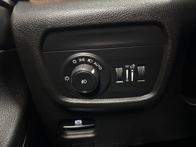 Used 2023 Jeep Grand Cherokee L Limited w/ Trailer Tow Group (B) AWD/4WD image 44