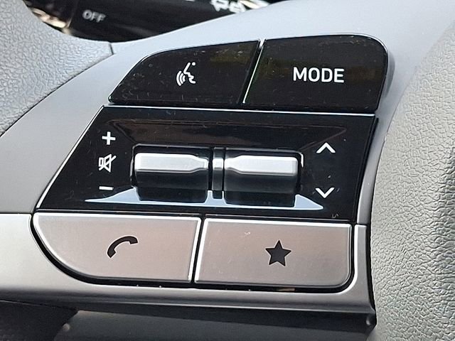 Certified 2024 Hyundai Elantra SEL FWD image 21
