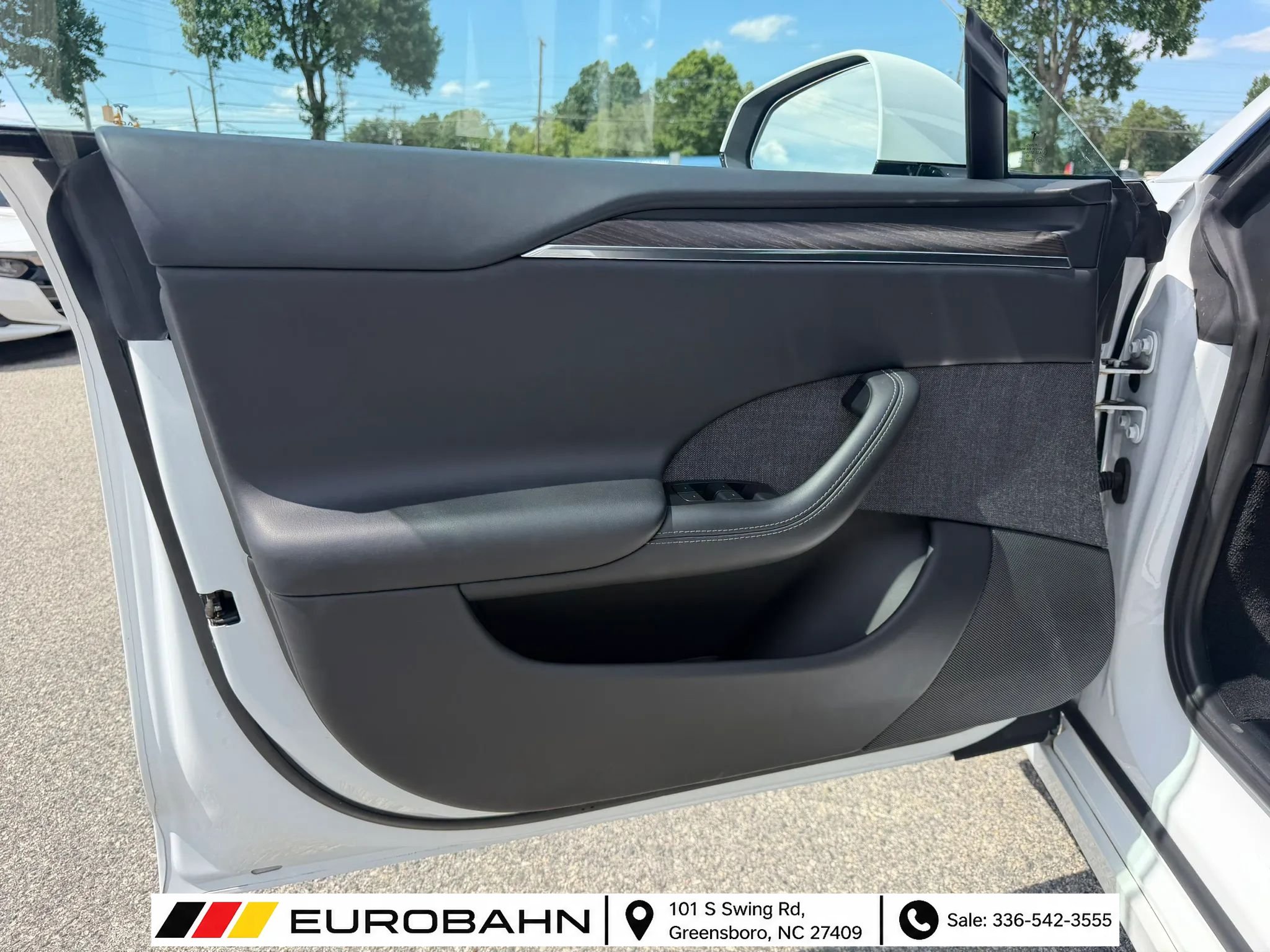Used 2023 Tesla Model S AWD/4WD image 8