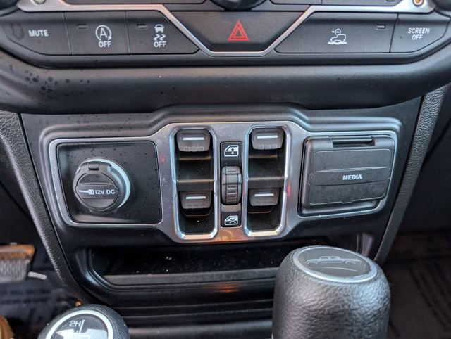 Used 2021 Jeep Gladiator Sport image 19