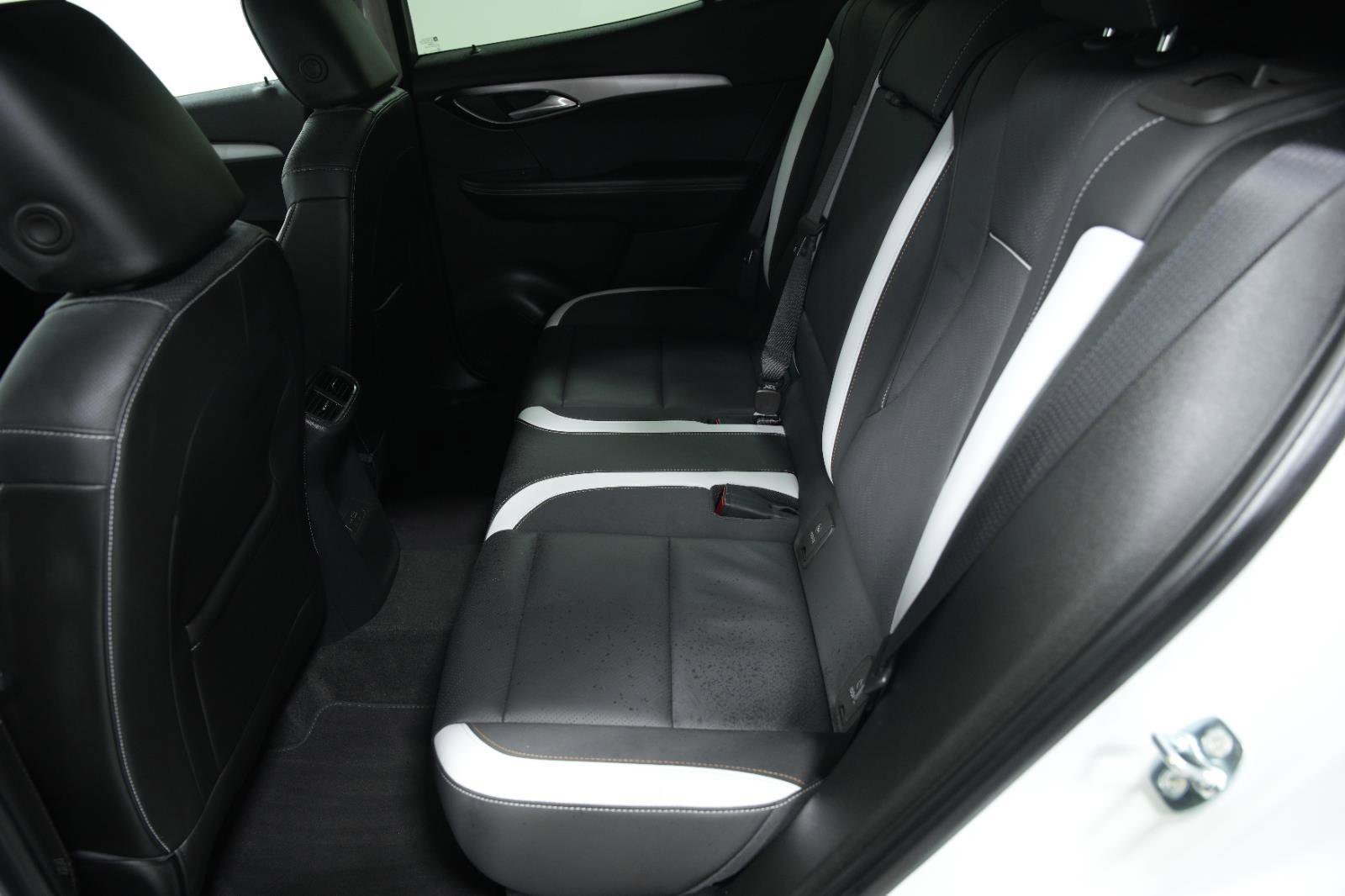 Used 2025 Buick Envision Sport Touring image 21