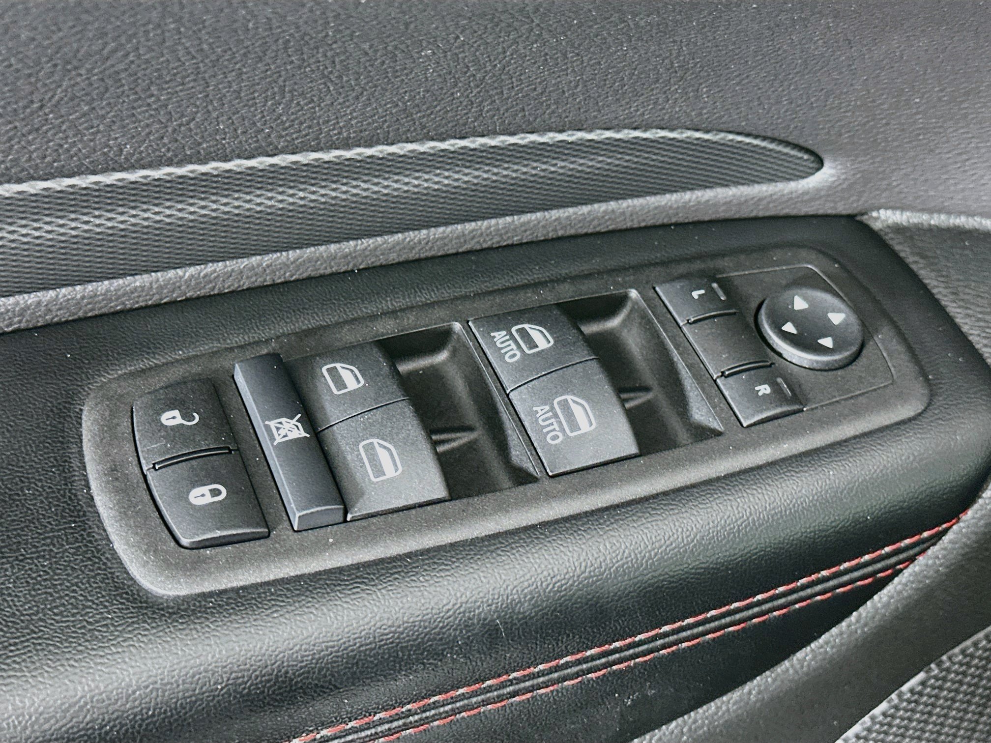 Used 2025 Dodge Durango GT AWD/4WD image 15