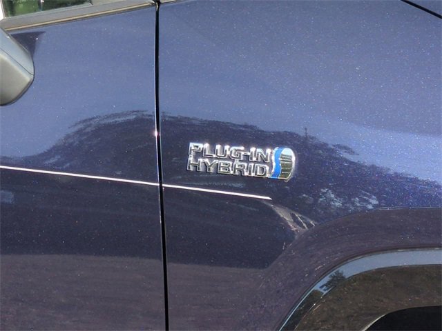 Used 2022 Toyota RAV4 SE image 13