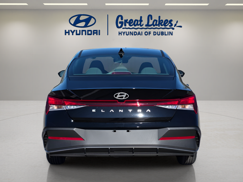 New 2026 Hyundai Elantra SE FWD image 4