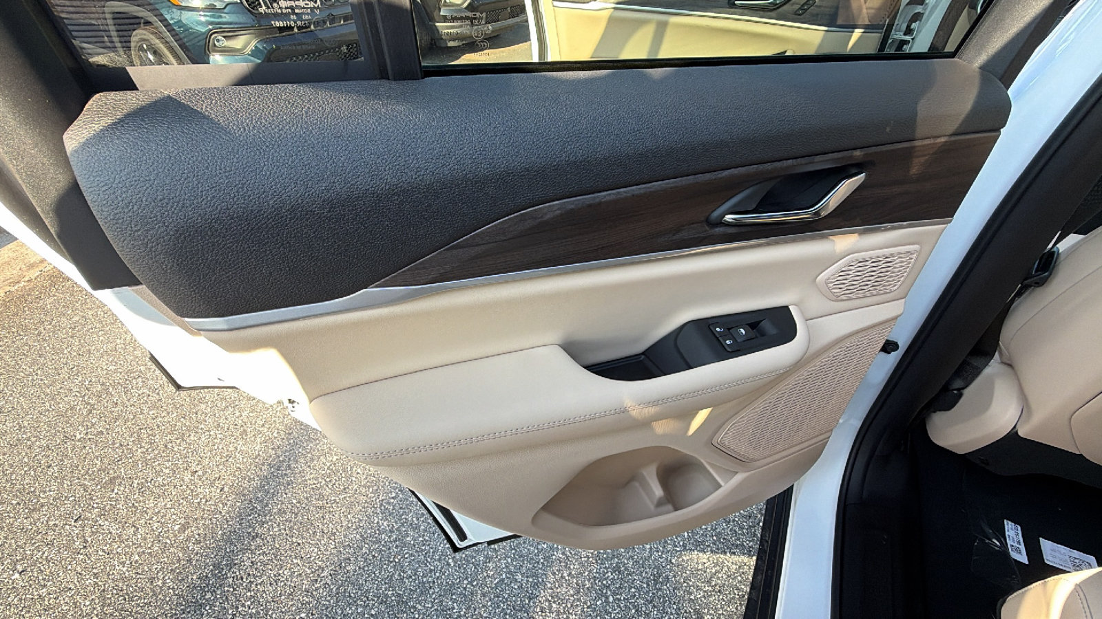 New 2027 Jeep Grand Cherokee Limited AWD/4WD image 18