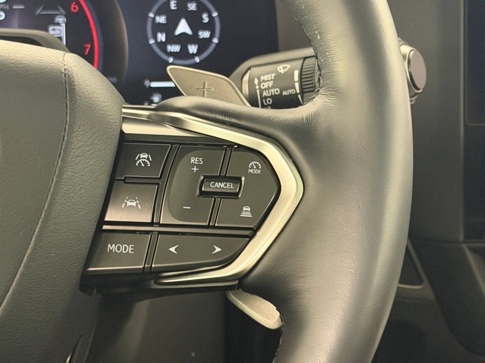 Used 2025 Lexus GX 550 w/ Accessory Package (Z1) AWD/4WD image 16