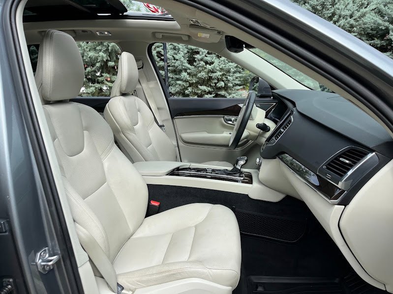 Used 2019 Volvo XC90 T6 Momentum w/ Protection Package Premier image 41