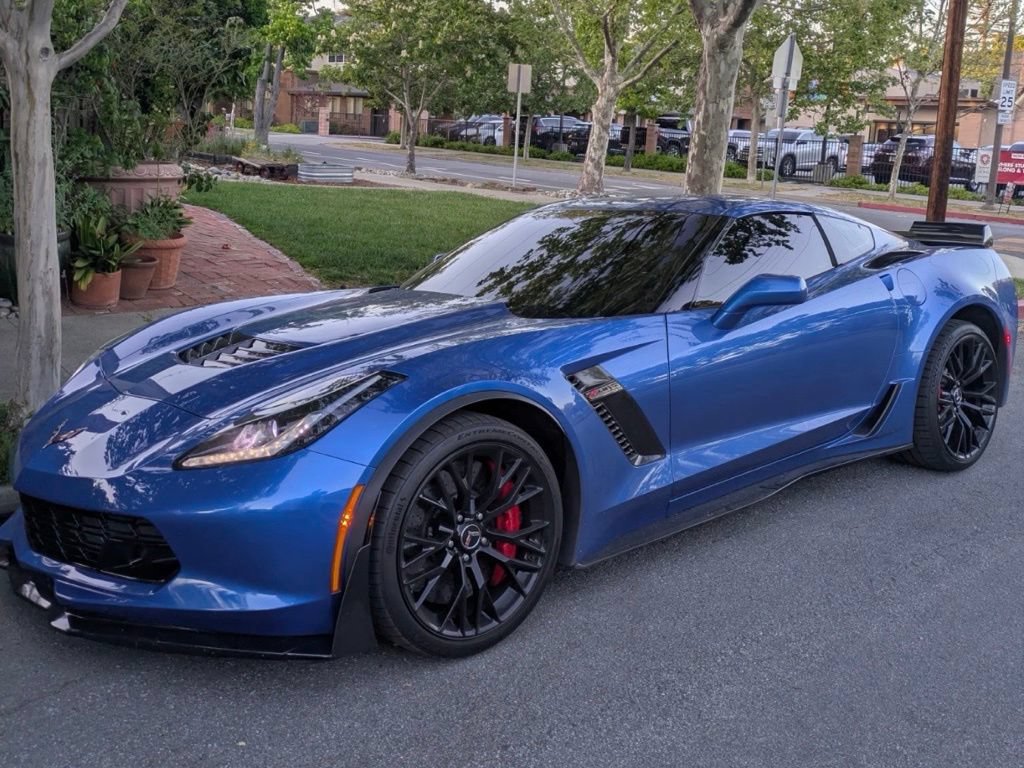 Used 2015 Chevrolet Corvette Z06 w/ Z07 Performance Package RWD image 11