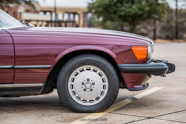 Used 1988 Mercedes-Benz 560 SL image 11