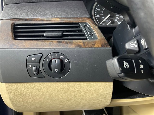 Used 2005 BMW 525i Sedan image 14