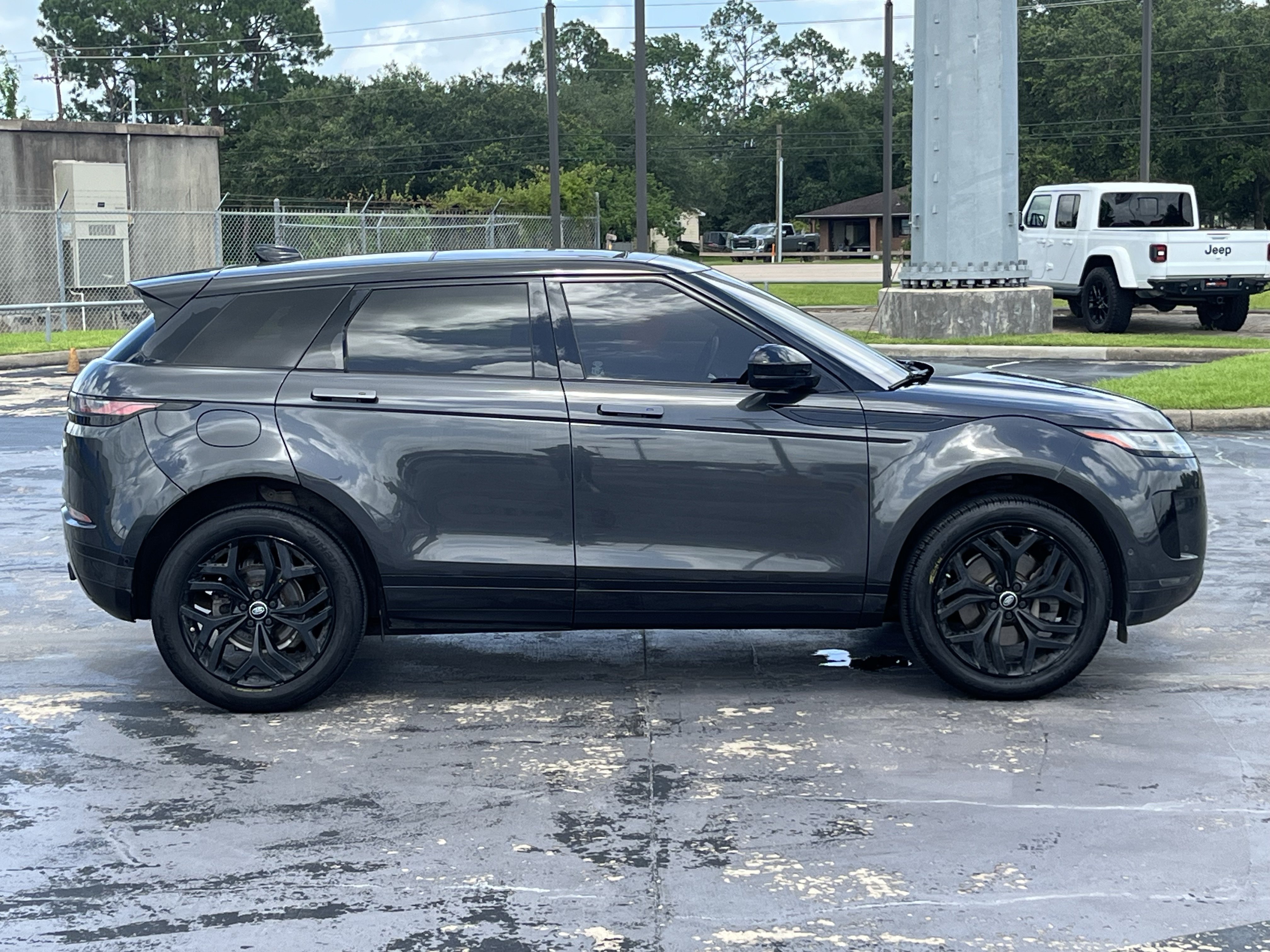 Used 2020 Land Rover Range Rover Evoque SE AWD/4WD image 10