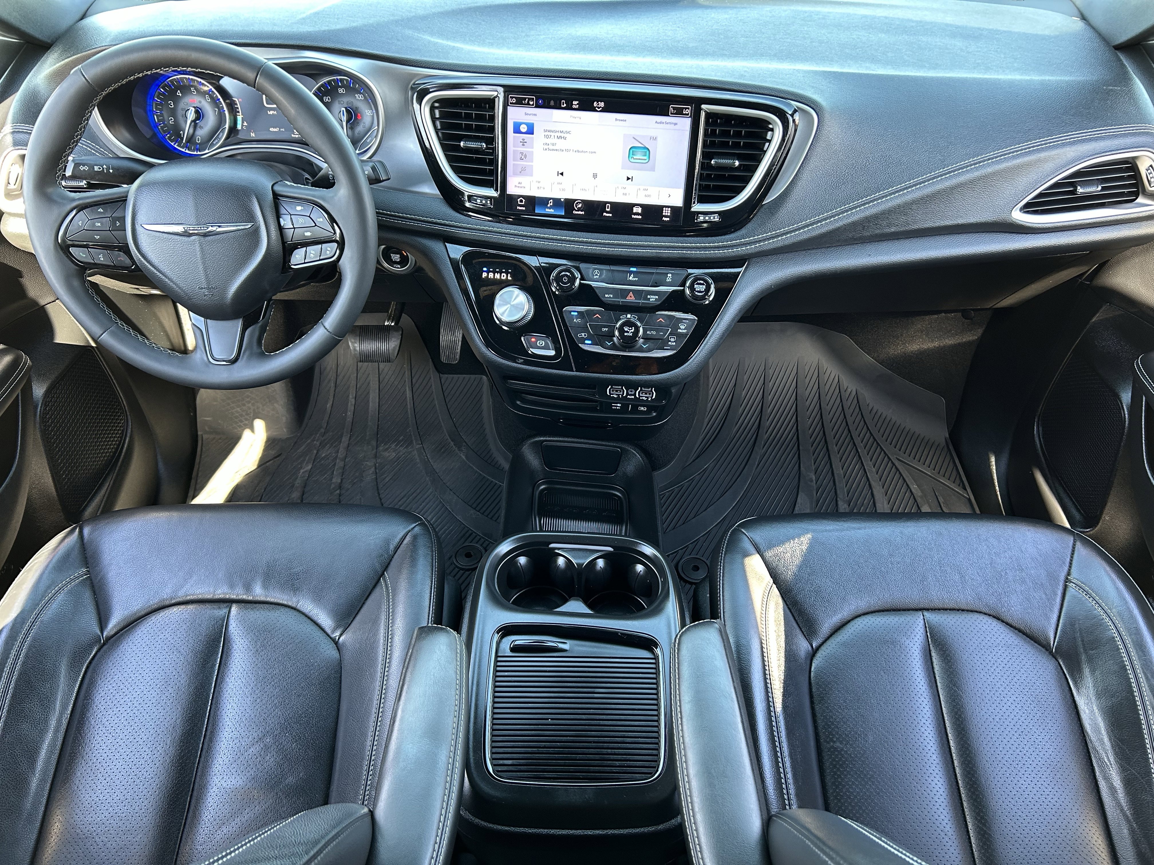 Certified 2022 Chrysler Pacifica Touring-L w/ S Appearance Package image 15