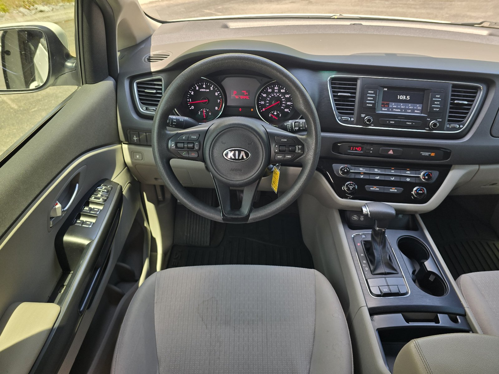 Used 2018 Kia Sedona L FWD image 14