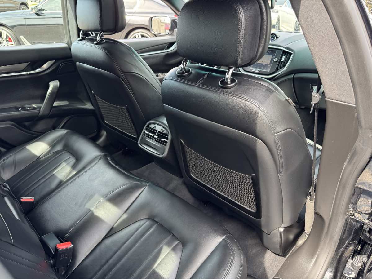 Used 2016 Maserati Ghibli RWD image 36