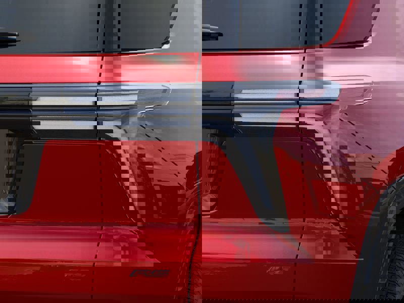 New 2026 Chevrolet Traverse RS image 11