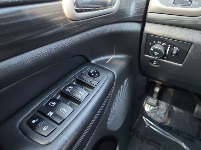 Used 2021 Jeep Grand Cherokee Laredo AWD/4WD image 36